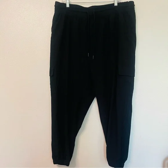 Old Navy Plus Size Stretch Tech Black Cargo Joggers Athletic Pants Size 2X - Picture 5 of 12